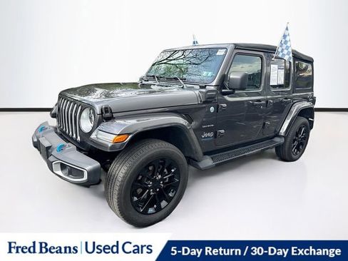 Used 2022 Jeep Wrangler Unlimited Sahara w/ Cold Weather Group AWD/4WD image 3