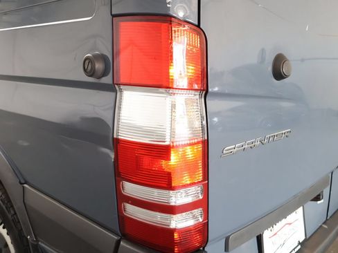 Used 2018 Mercedes-Benz Sprinter 2500 image 24