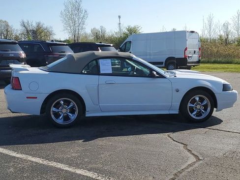Used 2004 Ford Mustang GT RWD image 8
