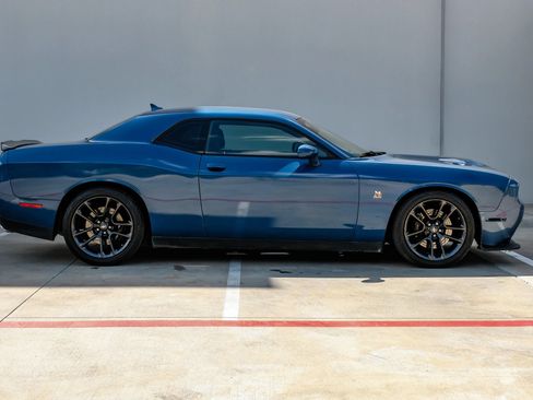 Used 2020 Dodge Challenger R/T Scat Pack RWD image 10