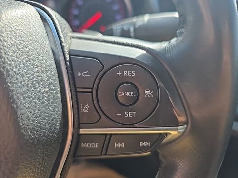 Used 2018 Toyota Camry XSE FWD image 13