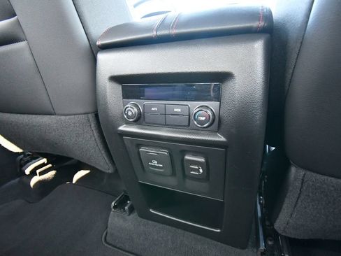 Used 2024 Chevrolet Traverse RS AWD/4WD image 19