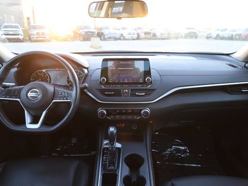 Used 2022 Nissan Altima 2.5 SR image 14
