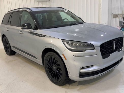 Used 2023 Lincoln Aviator Reserve w/ Equipment Group 201A AWD/4WD image 3