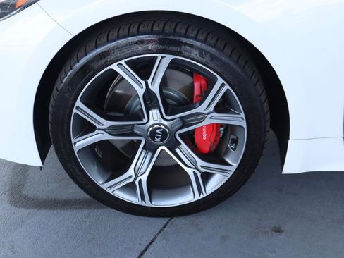 Used 2019 Kia Stinger GT image 12