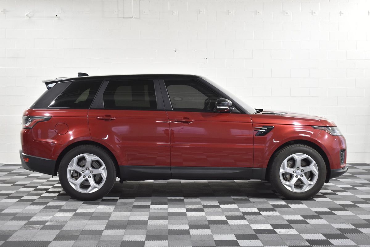 Used 2018 Land Rover Range Rover Sport SE AWD/4WD image 7