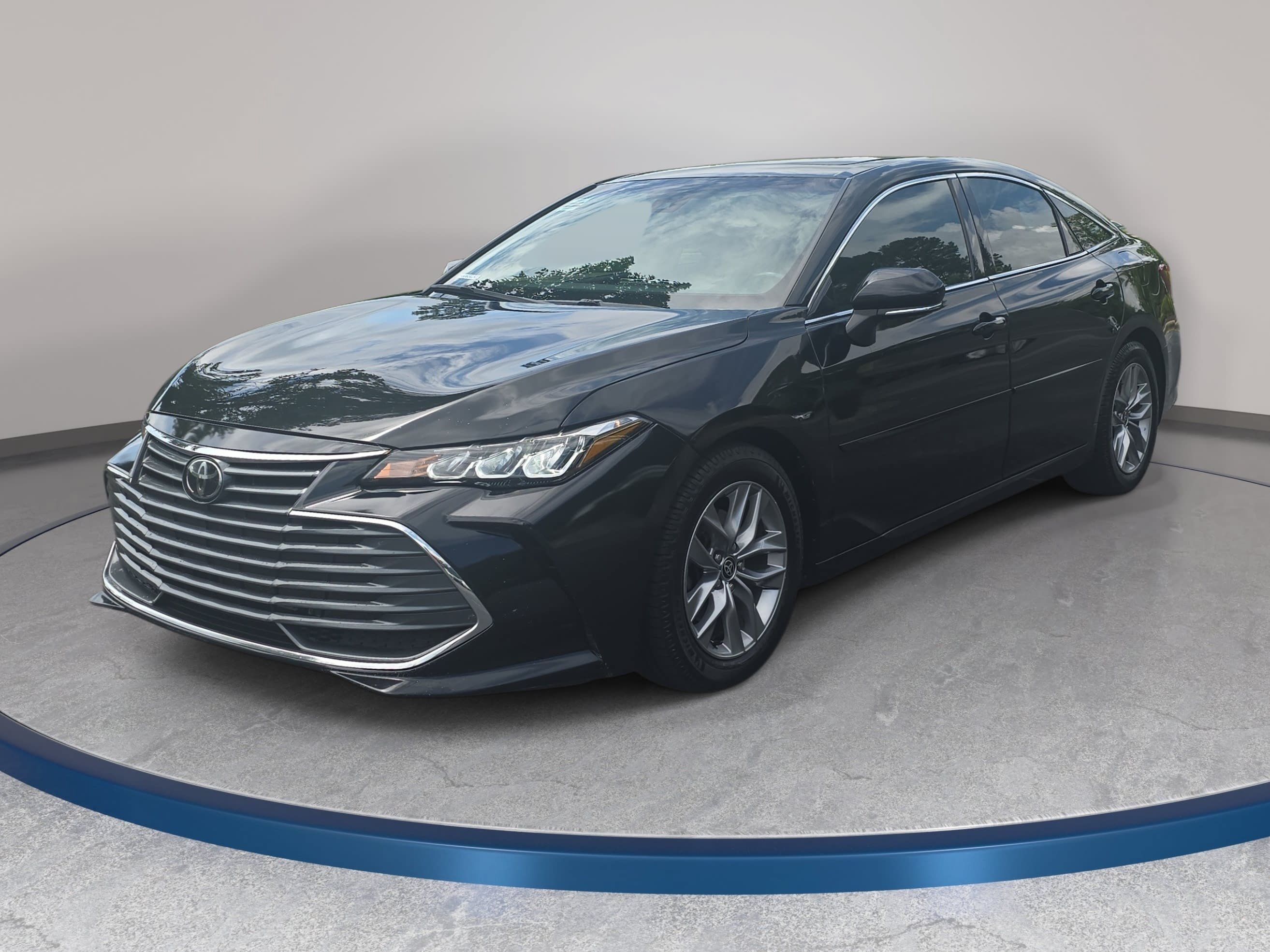 Used 2022 Toyota Avalon XLE w/ Moonroof Package FWD image 1