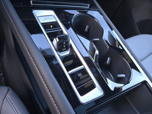 New 2025 Volkswagen Atlas Cross Sport SEL image 15