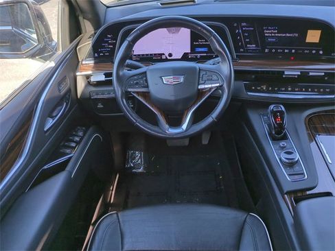 Used 2022 Cadillac Escalade ESV Premium Luxury image 19