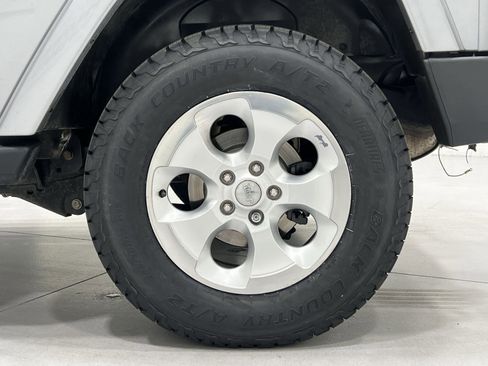 Used 2013 Jeep Wrangler Sahara w/ Connectivity Group image 10