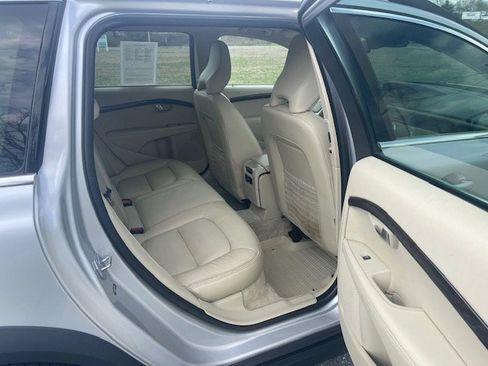 Used 2016 Volvo XC70 T5 Premier w/ Proximity Package AWD/4WD image 12
