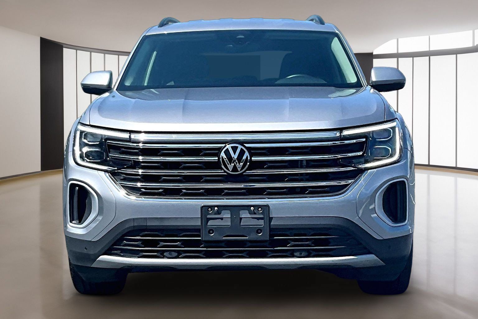 Used 2025 Volkswagen Atlas SE AWD/4WD image 2