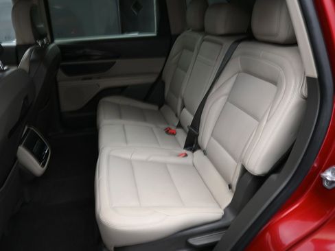 Used 2025 Lincoln Nautilus Premier image 24