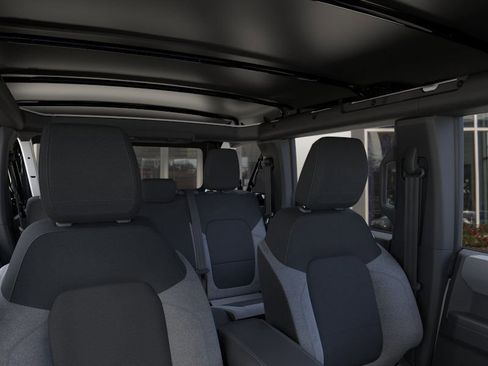 New 2025 Ford Bronco Base image 34