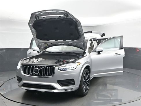 Used 2022 Volvo XC90 T6 Momentum w/ Advanced Package image 54