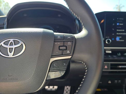 Used 2026 Toyota Camry SE FWD image 30