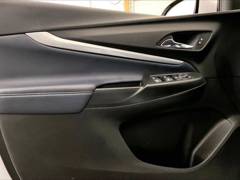 Used 2023 Chevrolet Bolt EUV LT w/ Convenience Package image 22