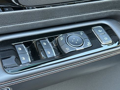 Used 2023 Lincoln Aviator Reserve w/ Equipment Group 201A image 10