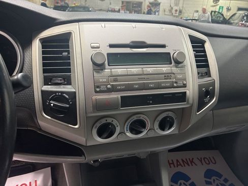 Used 2011 Toyota Tacoma 4x4 Access Cab V6 w/ SR5 Pkg #2 image 22