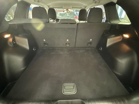 Used 2019 Jeep Cherokee Latitude w/ Cold Weather Group AWD/4WD image 28