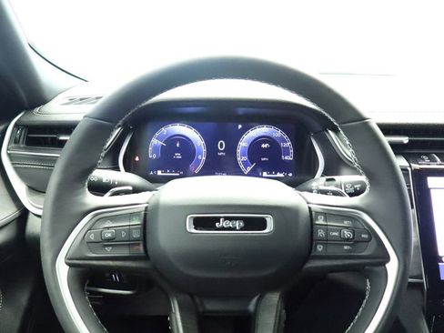 Used 2025 Jeep Grand Cherokee Limited w/ Trailer Tow Package image 37