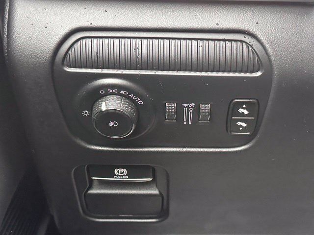 Used 2025 Jeep Grand Wagoneer L Series III AWD/4WD image 17