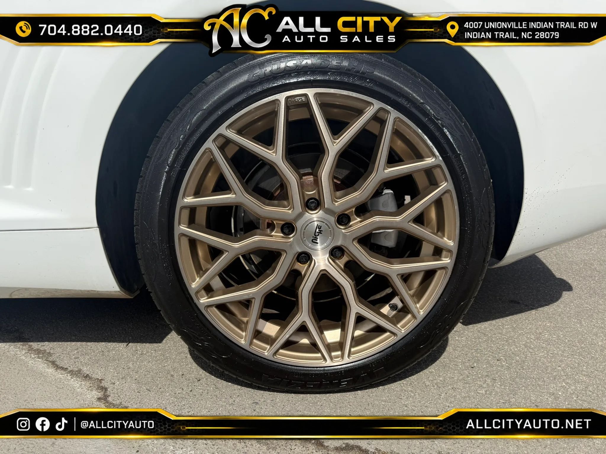 Used 2013 Chevrolet Camaro LT RWD image 29