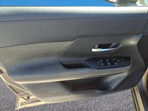 Used 2025 Nissan Kicks SV image 15