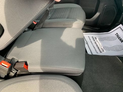 Used 2022 Chevrolet Silverado 2500 LT w/ Convenience Package image 27