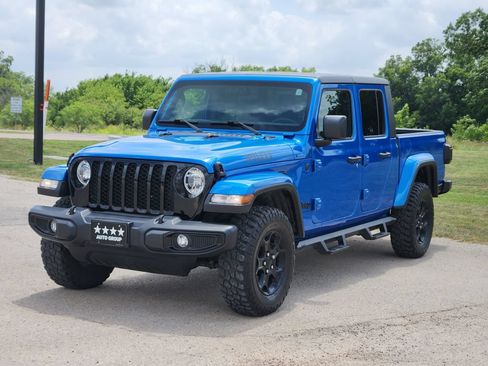 Used 2023 Jeep Gladiator Sport AWD/4WD image 3