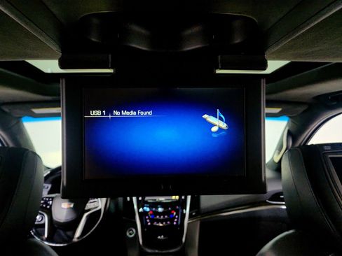 Used 2019 Cadillac Escalade Platinum image 25