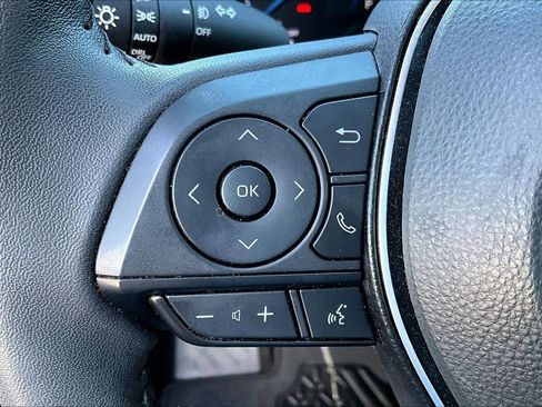 Used 2025 Toyota RAV4 XLE Premium image 21