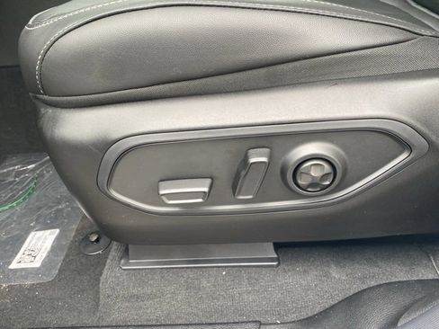 New 2025 Jeep Grand Cherokee Limited image 17