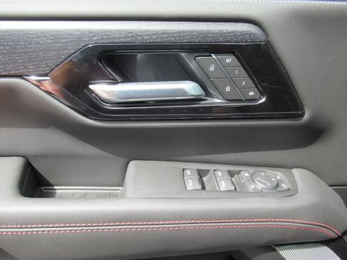 New 2026 GMC Yukon AT4 Ultimate AWD/4WD image 23