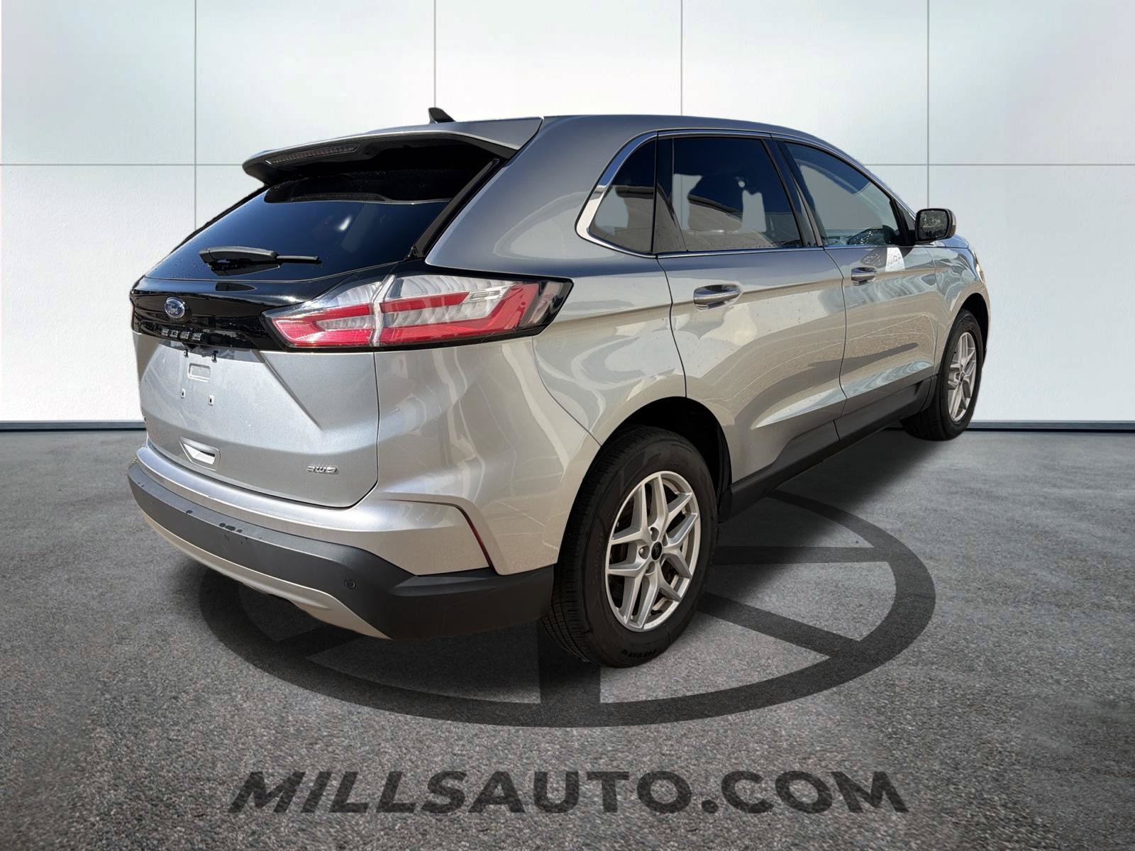 Used 2024 Ford Edge SEL AWD/4WD image 4