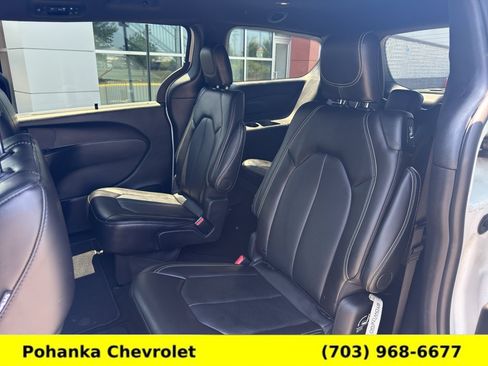 Used 2025 Chrysler Pacifica Select FWD image 23