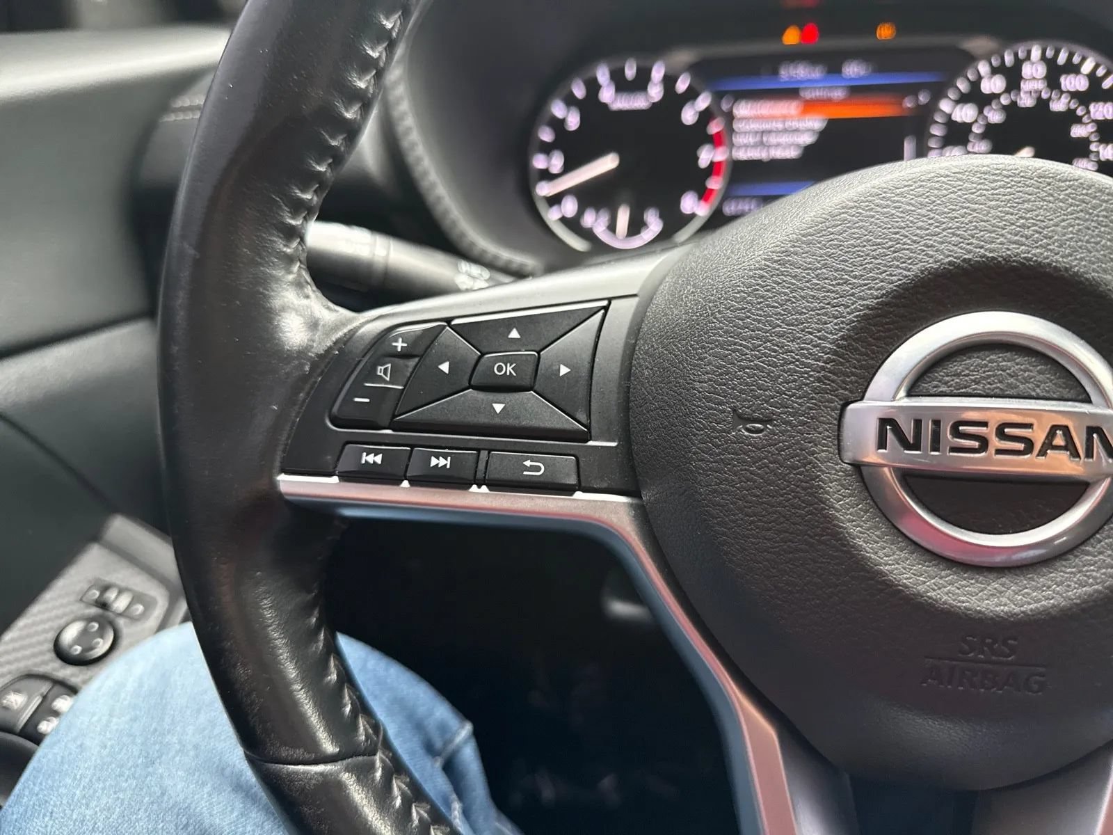 Used 2022 Nissan Sentra SV FWD image 18