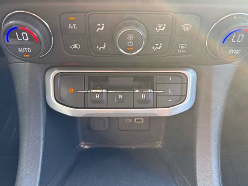 Used 2021 GMC Acadia SLE w/ Driver Convenience Package FWD image 14