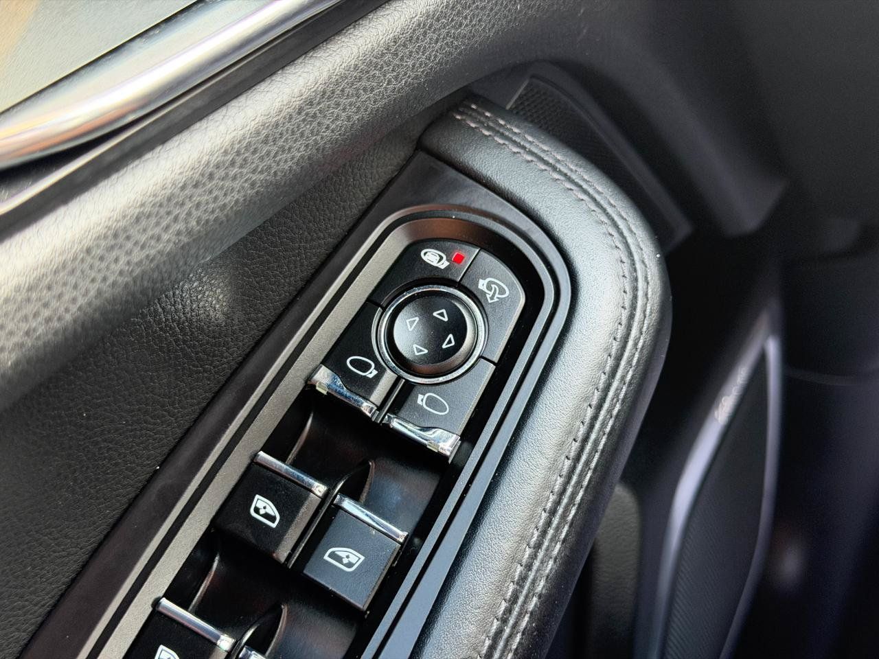 Used 2017 Porsche Macan S AWD/4WD image 81