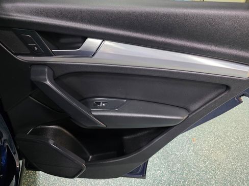 Used 2020 Audi Q5 2.0T Premium w/ Titanium Sport Package image 24