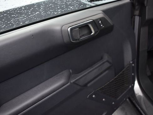 New 2025 Ford Bronco Badlands image 9