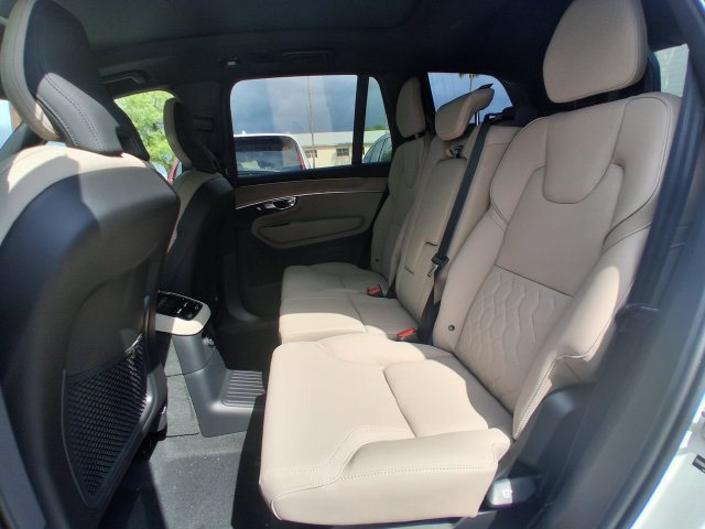 New 2026 Volvo XC90 T8 Plus w/ Protection Package Premier AWD/4WD image 17
