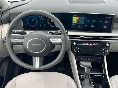 Used 2025 Hyundai Tucson SEL FWD image 17