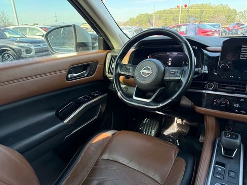 Certified 2022 Nissan Pathfinder Platinum w/ Cargo Package image 10