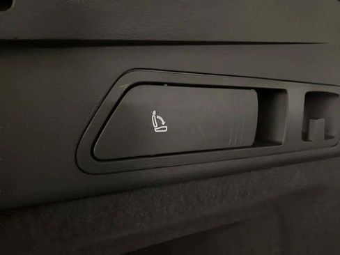 Used 2024 Audi Q8 e-tron Prestige w/ Prestige Package image 75