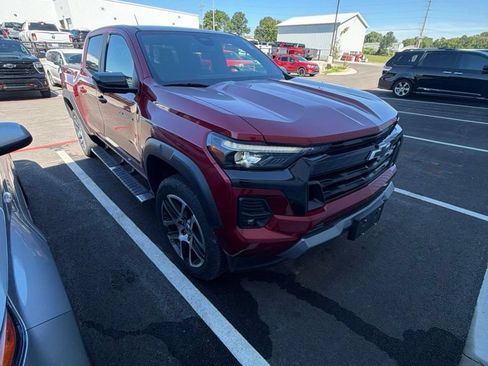 Certified 2024 Chevrolet Colorado Z71 w/ Z71 Convenience Package 2 AWD/4WD image 2