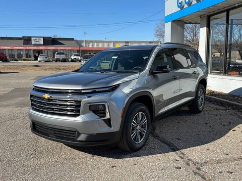 New 2026 Chevrolet Traverse LT w/ Driver Confidence Package image 1