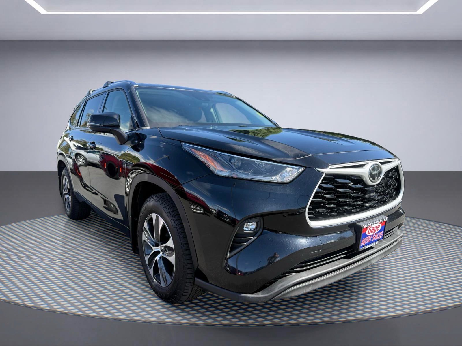 Used 2021 Toyota Highlander XLE AWD/4WD image 10