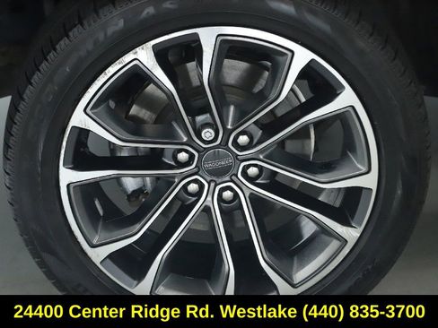 Used 2022 Jeep Grand Wagoneer Series III AWD/4WD image 12