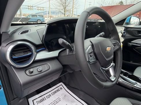 New 2026 Chevrolet Trax LT w/ Driver Confidence Package image 32